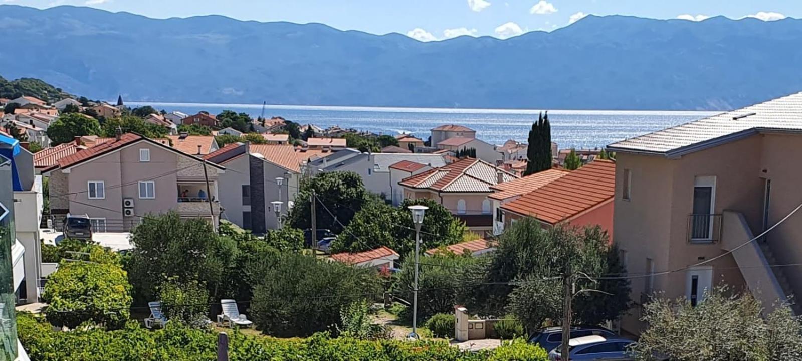 Apartments Gerta With Terrace Башка Экстерьер фото